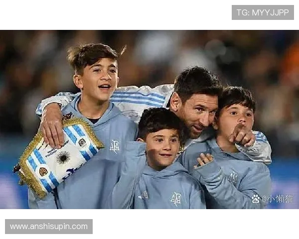 世界足球巨星的传奇故事与辉煌成就全解析